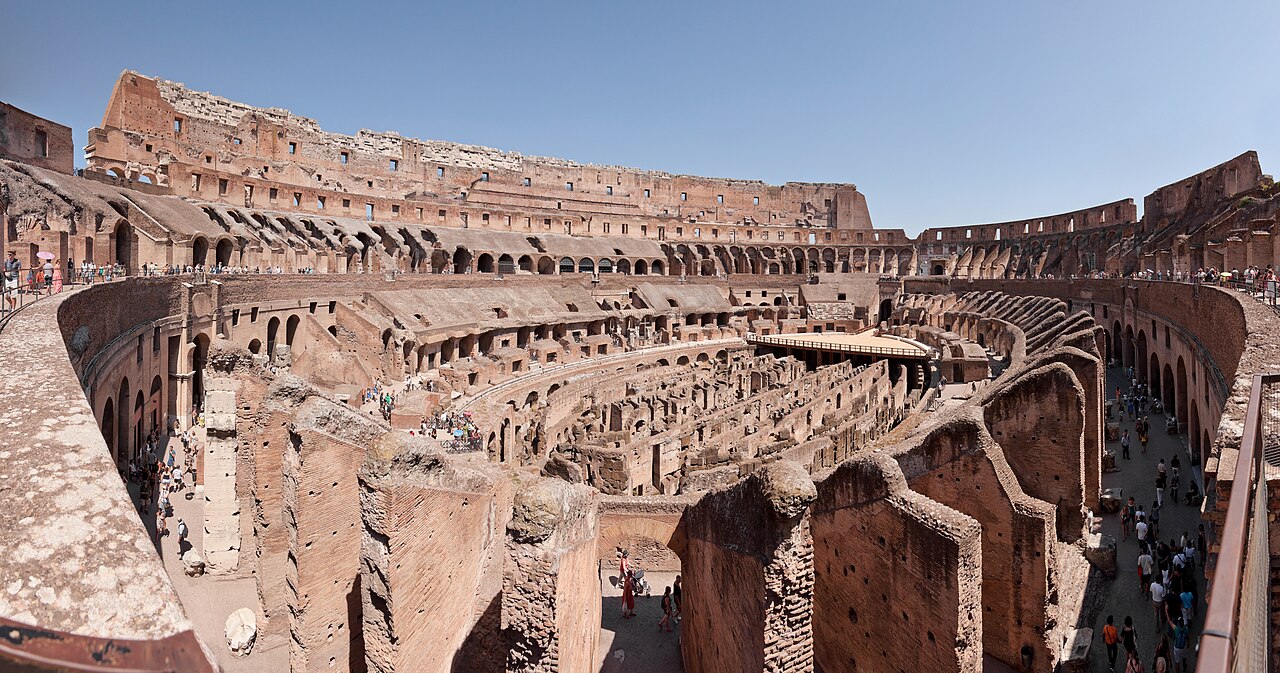 Italia — Colosseo