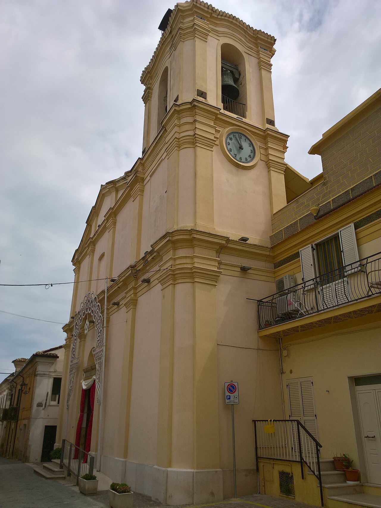 Chieuti — Palazzo Baronale