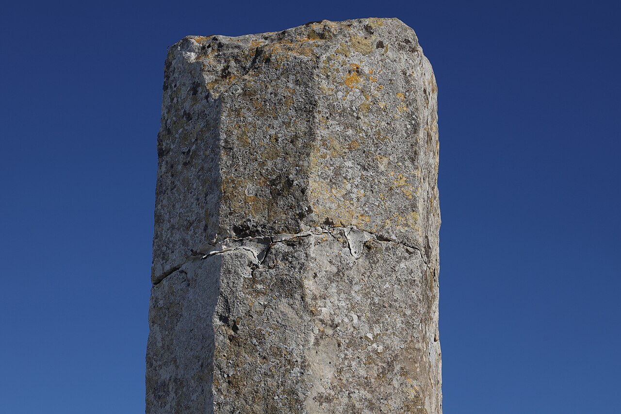 Cavallino — Menhir di Ussano