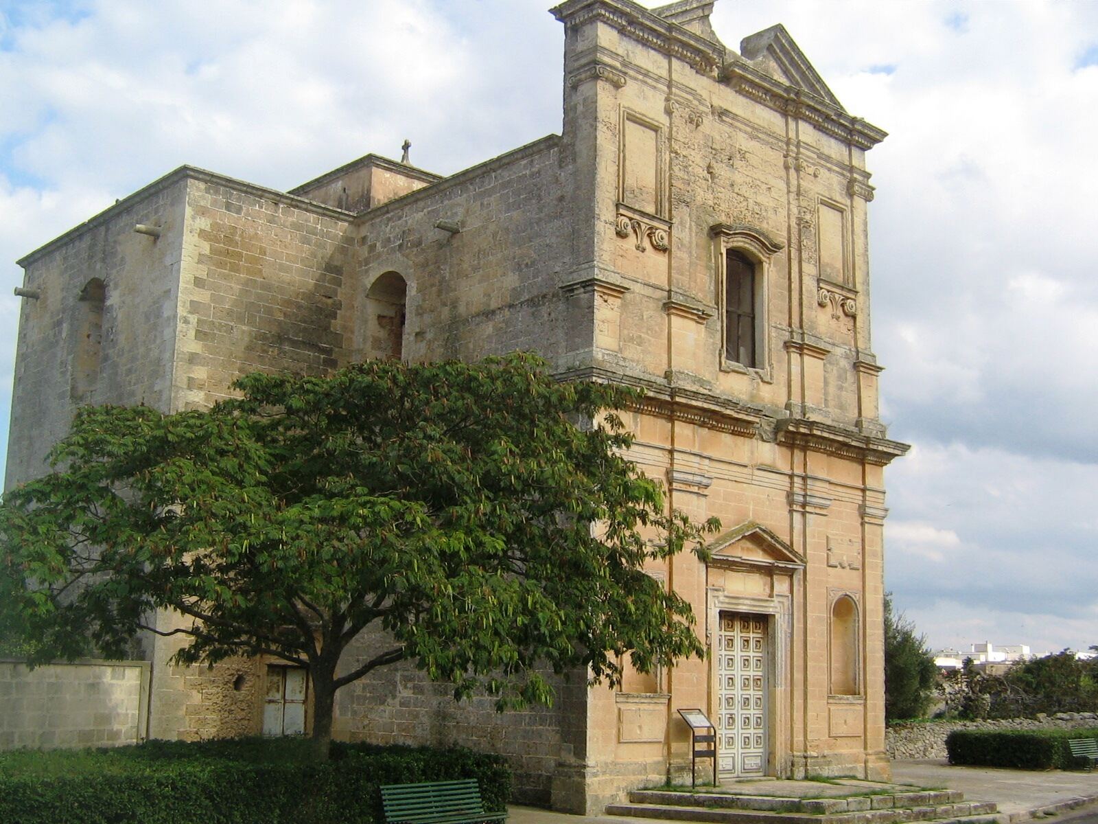 Caprarica di Lecce — radici profonde