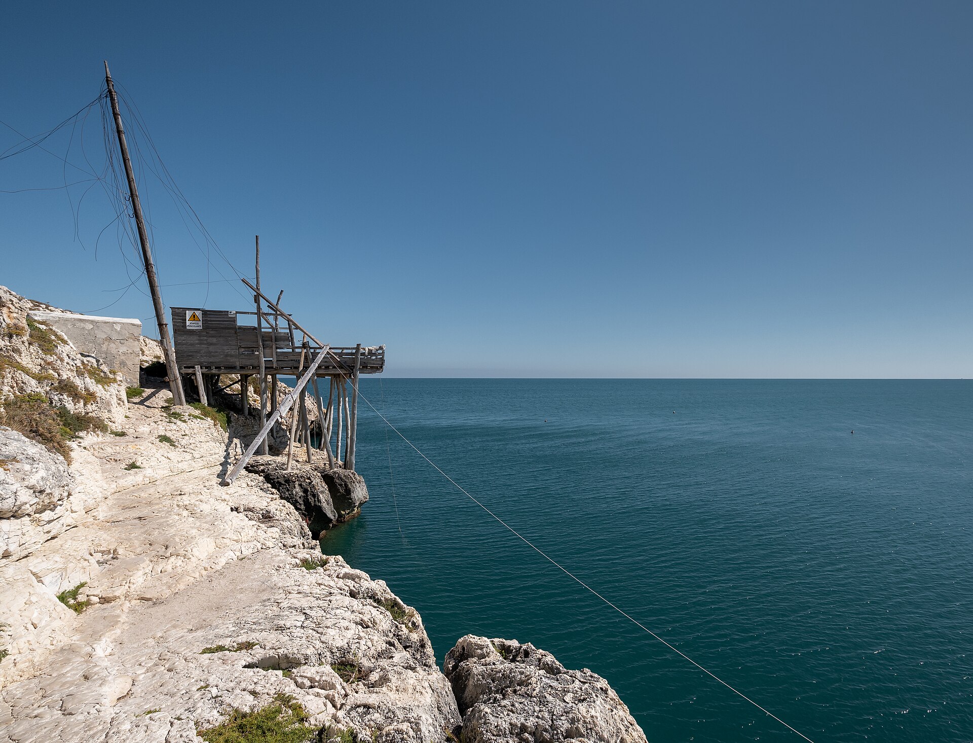 Vieste — trabucco sulla scogliera