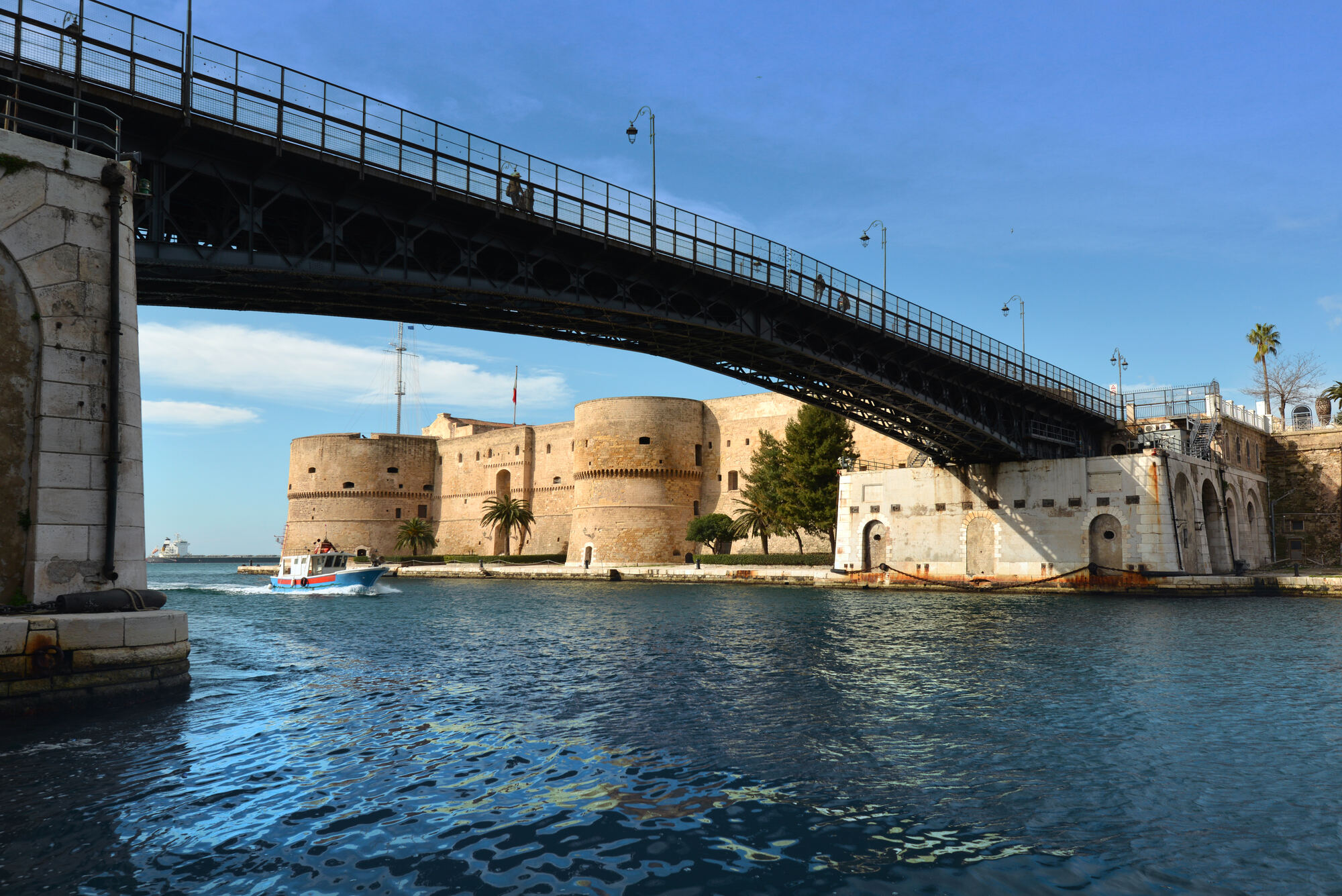 Taranto — Ponte Girevole