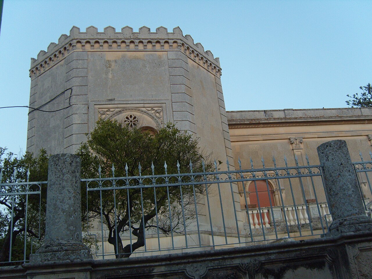 Bagnolo Del Salento — Palazzo Papaleo