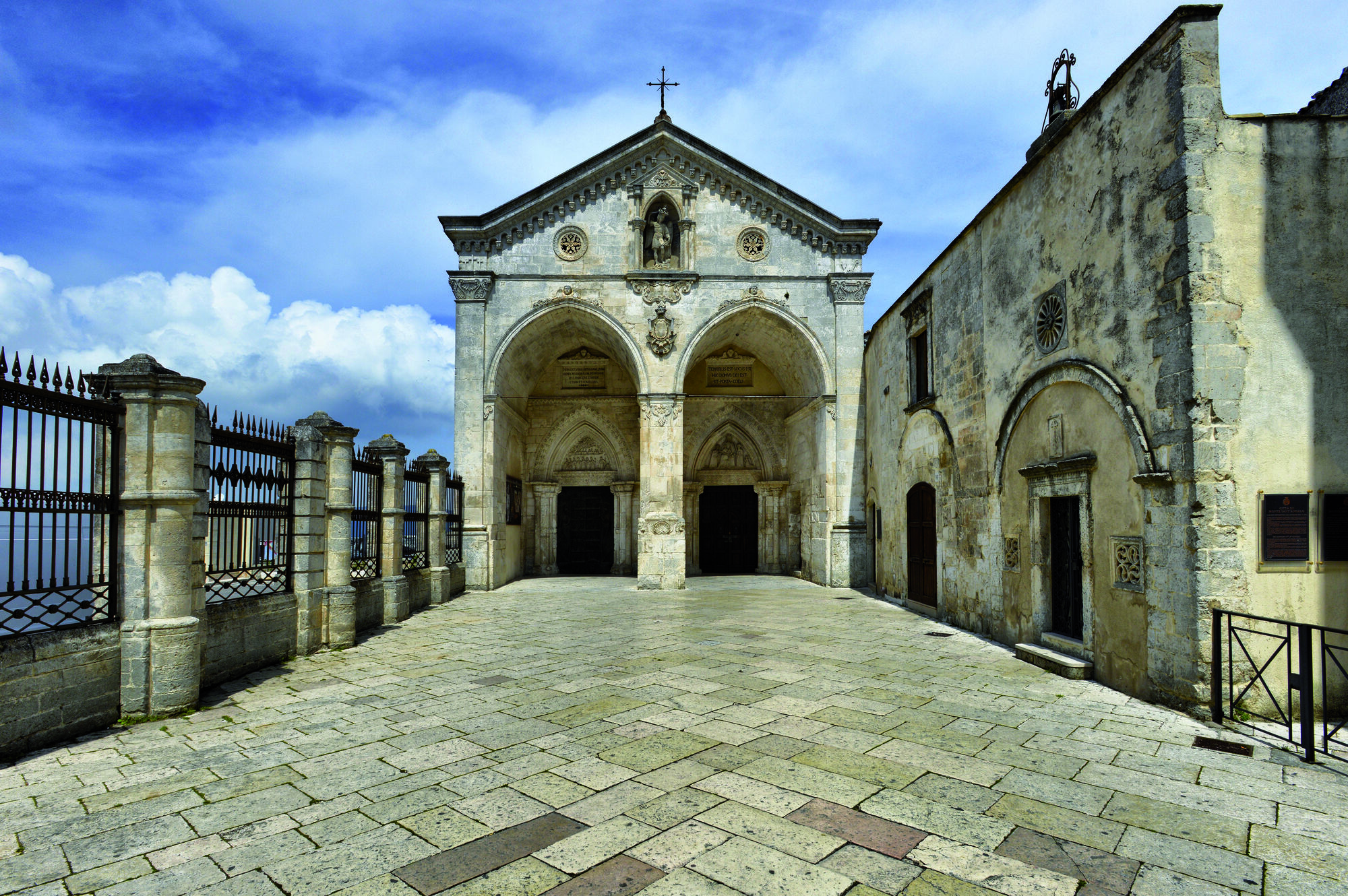 Monte Sant'angelo — Santuario di San Michele Arcangelo