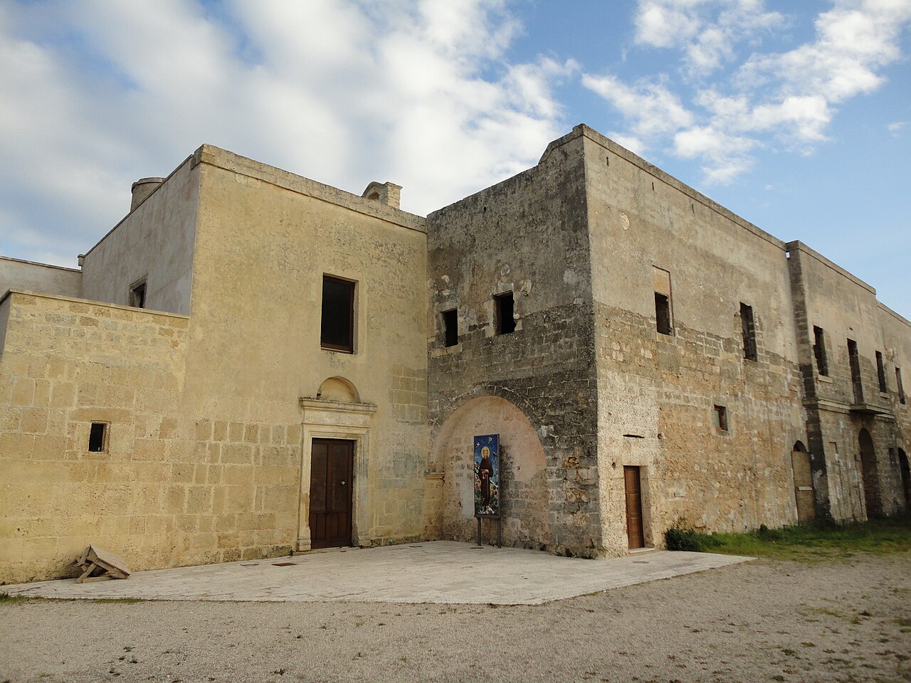 Trepuzzi — Palazzo Baronale
