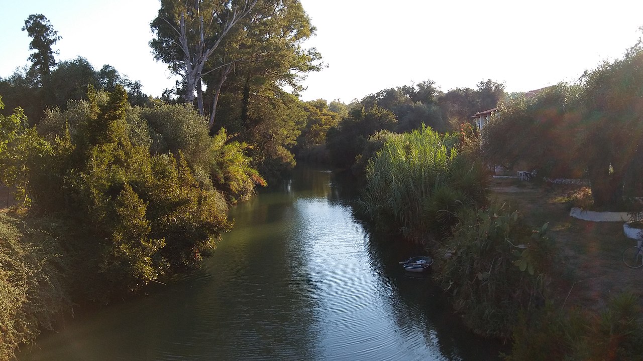 Mesongi — borgo di Chlomos