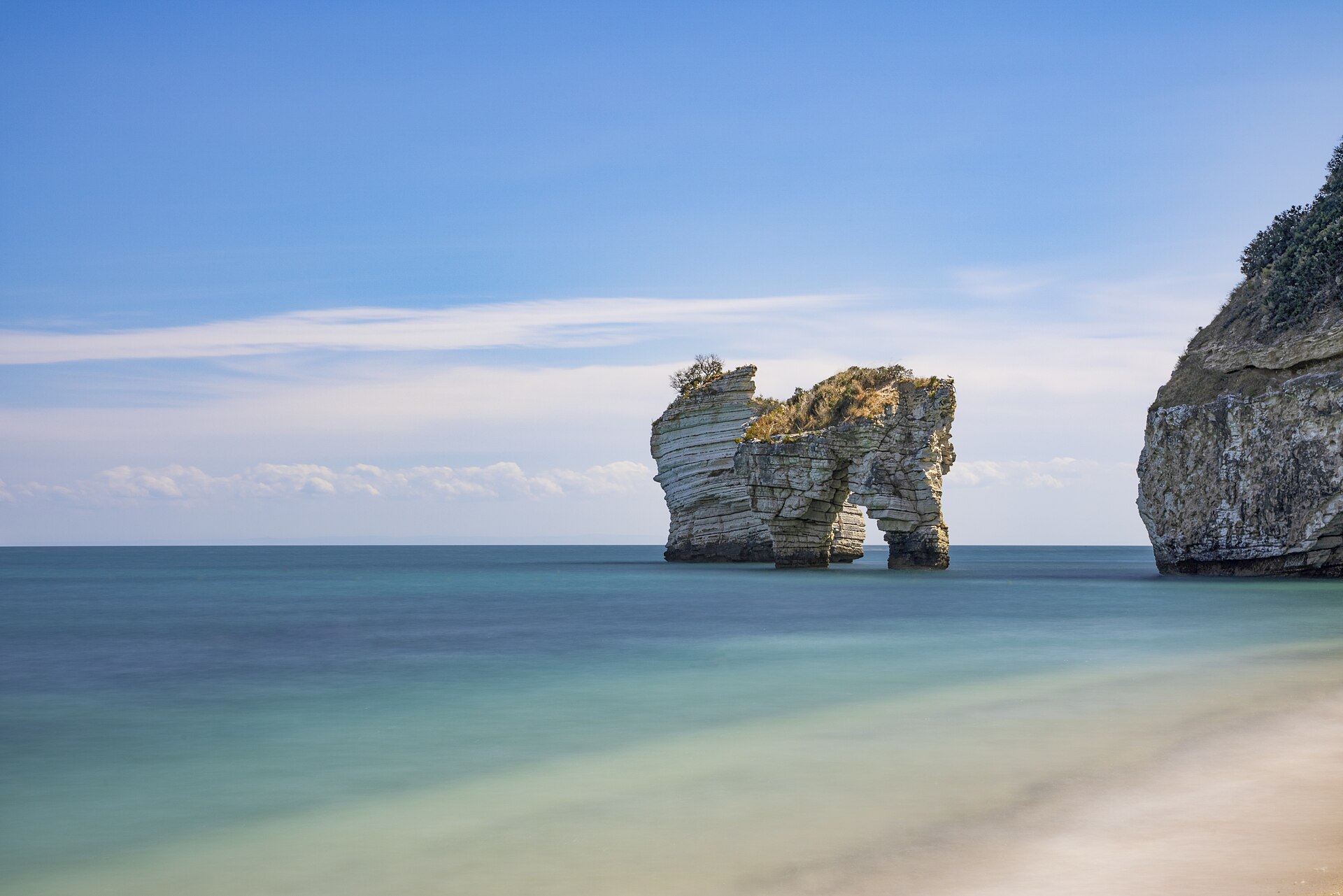 Vieste — la costa del Gargano in estate