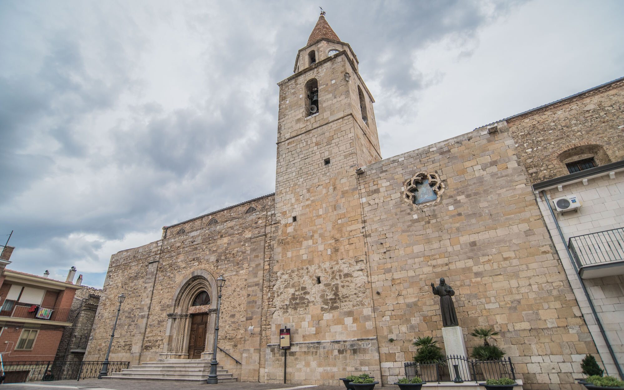 Castelnuovo Della Daunia — radici storiche