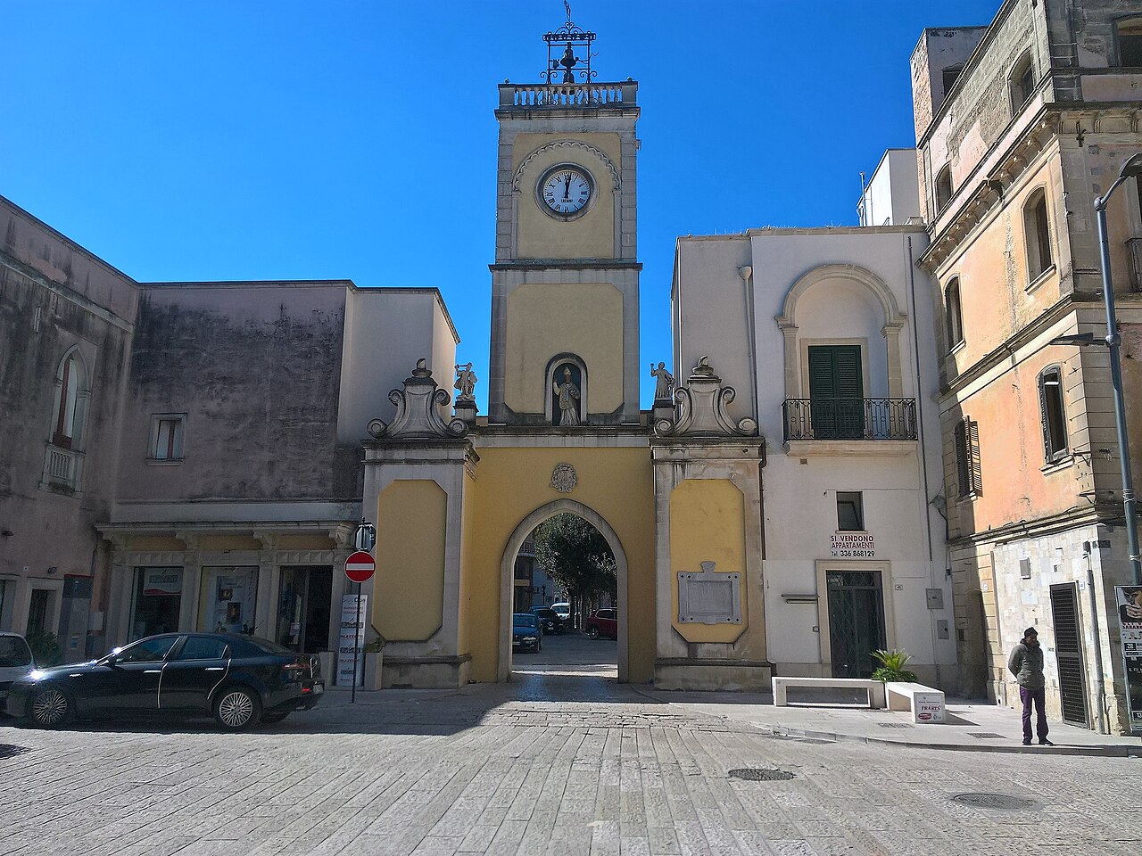 Aradeo — Colonna di San Nicola
