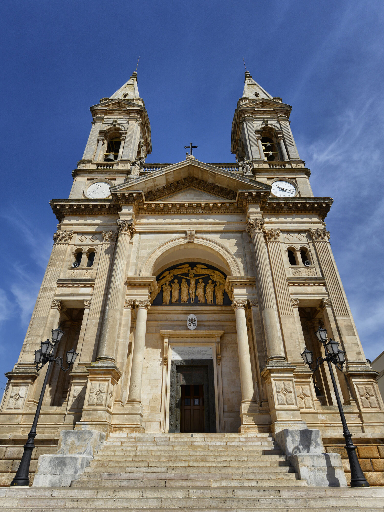 Alberobello — Basilica dei Santi Medici Cosma
