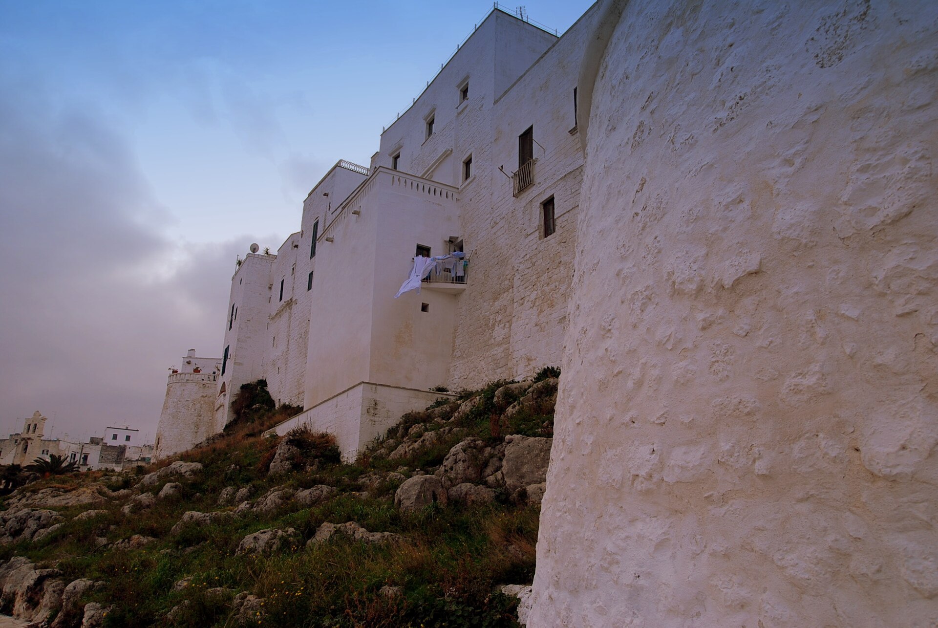 Ostuni — le mura bianche