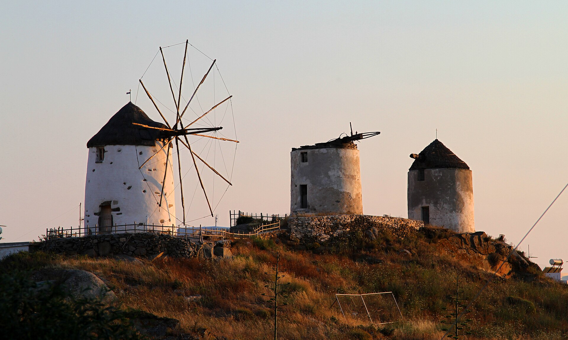 17 - Τρίποδες (Βίβλος) – Πύργος Αγίου Γεωργίου – Άγ. Θεόδωροι – Άγ. Νικόλαος στα Ρινίδια – Άγιος Ματθαίος – Ακτή Πλάκας