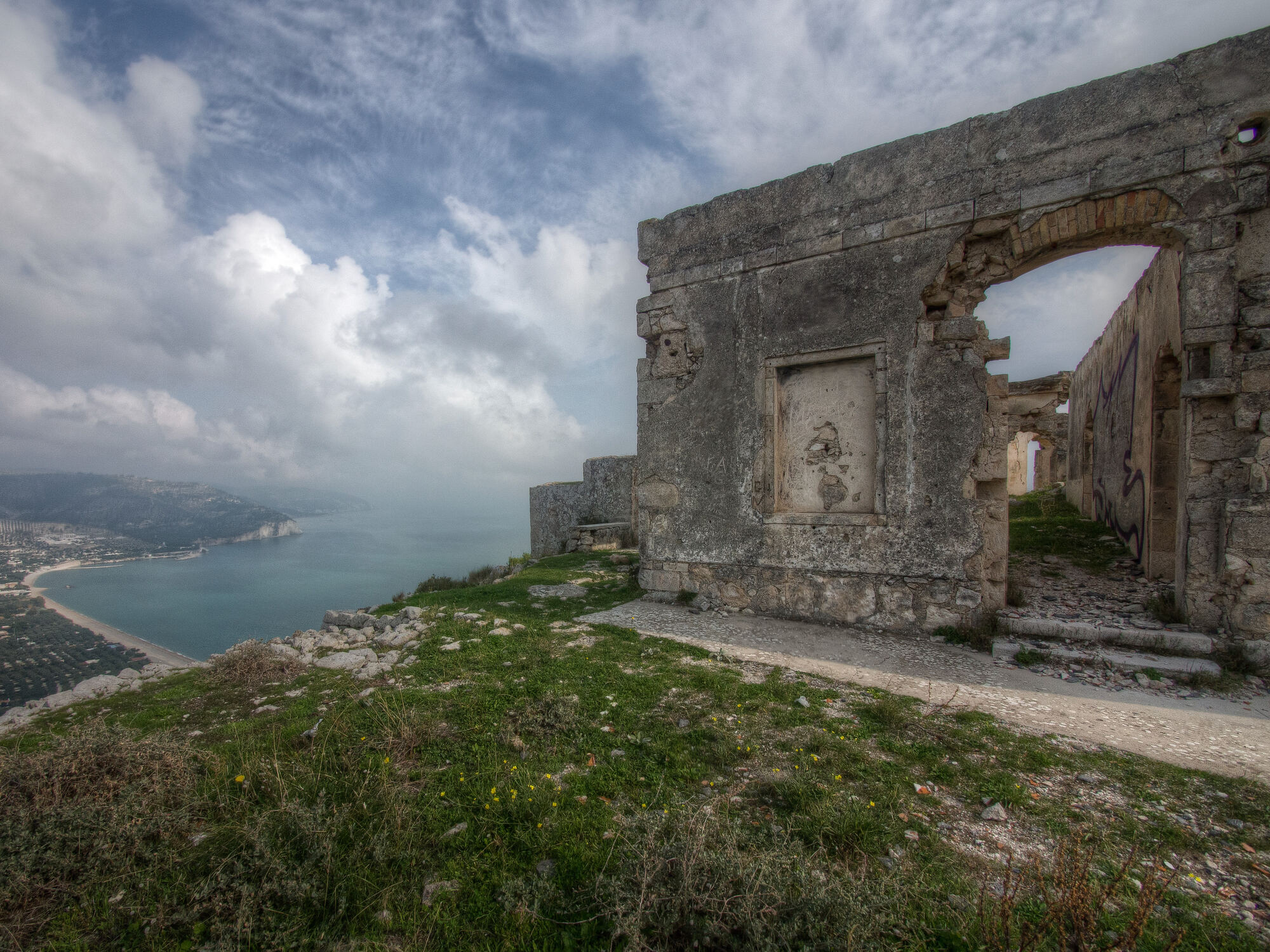 Mattinata — Necropoli di Monte Saraceno