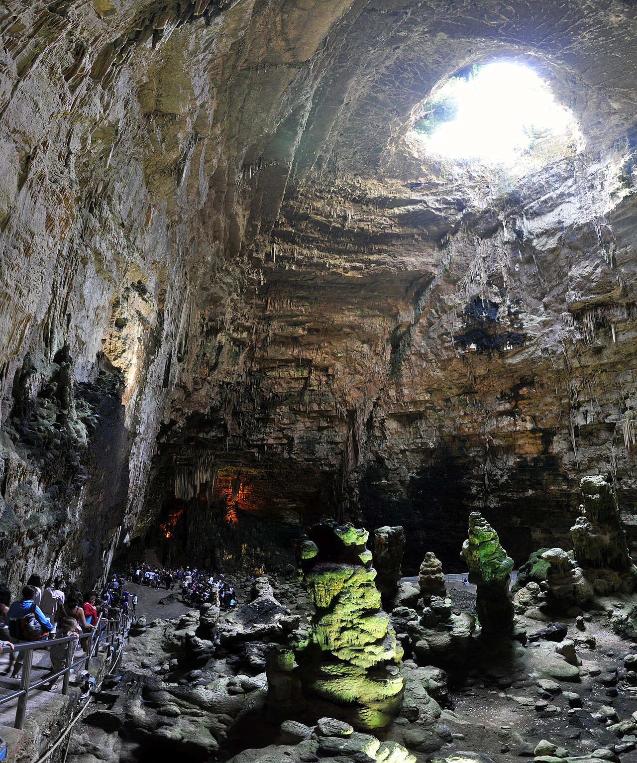 Castellana Grotte — Grave